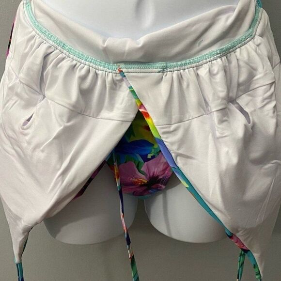 Tropical Floral Plunge Multi Way Swimsuit‎ - Picture 9 of 10